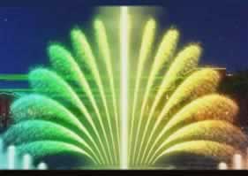 Павлин raspuskaet хвостов