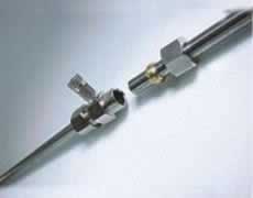 Запотевание Фитинги нитями