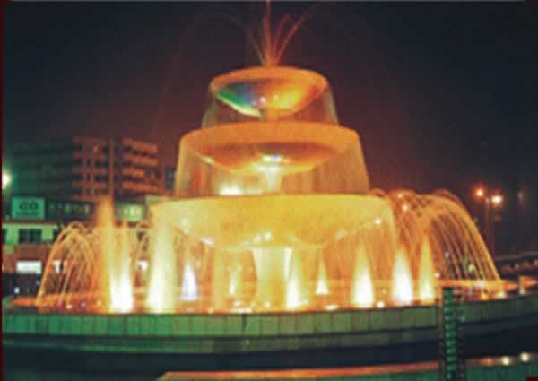 Ba Fountain nước Tiers